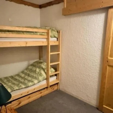 Trois Vallees - - Agreable 4 Personnes Expose Est Proche Commerce Mae-1014 *
